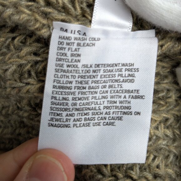 FINAL SALE: UNIQLO U Turtleneck Sweater - Size M - Picture 8 of 8